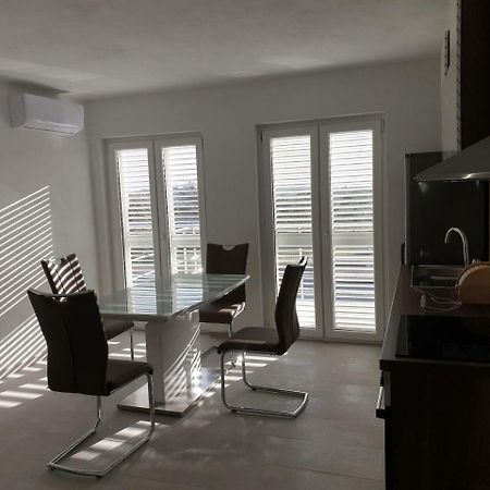Apartments Nella Задар Стая снимка